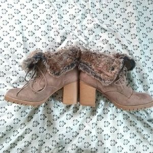 🍁Furry Boots with heels🍁